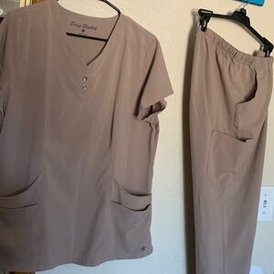 Medical uniform Scrubs 🐻🤎